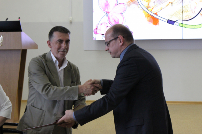 Сотрудников Педиатрического университета поздравили с Днём медицинского работника 7