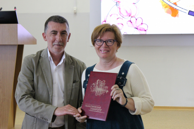 Сотрудников Педиатрического университета поздравили с Днём медицинского работника 13