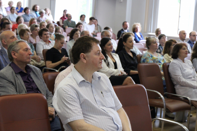 Сотрудников Педиатрического университета поздравили с Днём медицинского работника 21