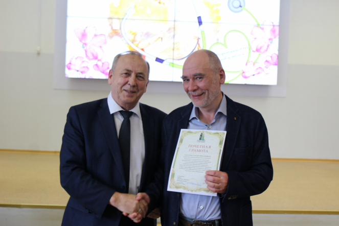 Сотрудников Педиатрического университета поздравили с Днём медицинского работника 28