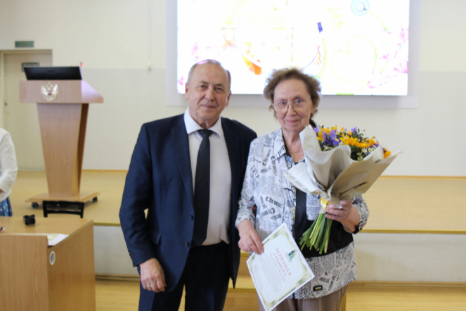 Сотрудников Педиатрического университета поздравили с Днём медицинского работника 39