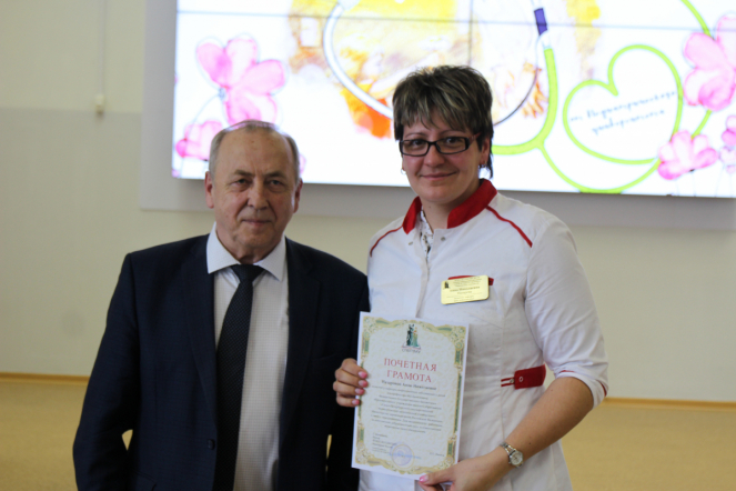 Сотрудников Педиатрического университета поздравили с Днём медицинского работника 57