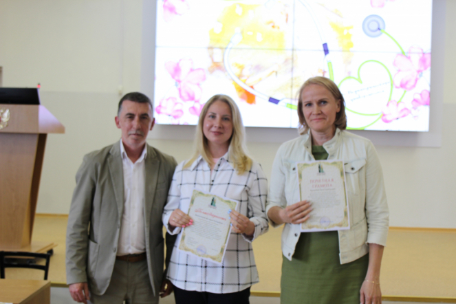 Сотрудников Педиатрического университета поздравили с Днём медицинского работника 93