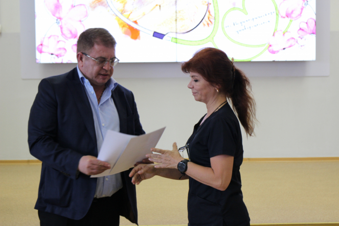 Сотрудников Педиатрического университета поздравили с Днём медицинского работника 95