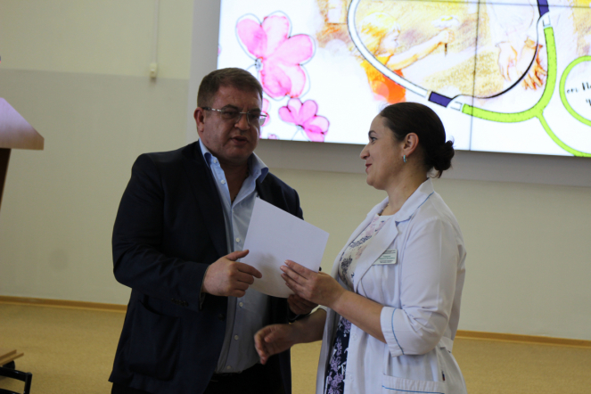 Сотрудников Педиатрического университета поздравили с Днём медицинского работника 100