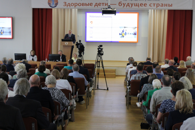 Председатель Городской избирательной комиссии Максим Мейксин посетил заседание Учёного совета Педиатрического университета 12