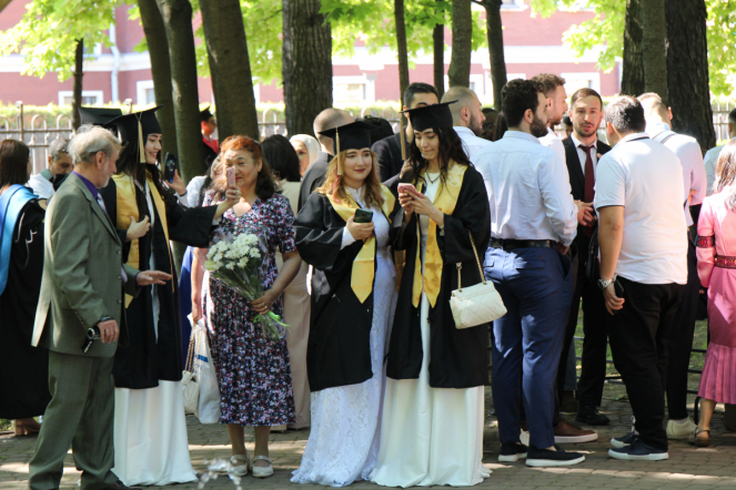 Иностранным выпускникам Педиатрического университета вручили дипломы о высшем образовании 3