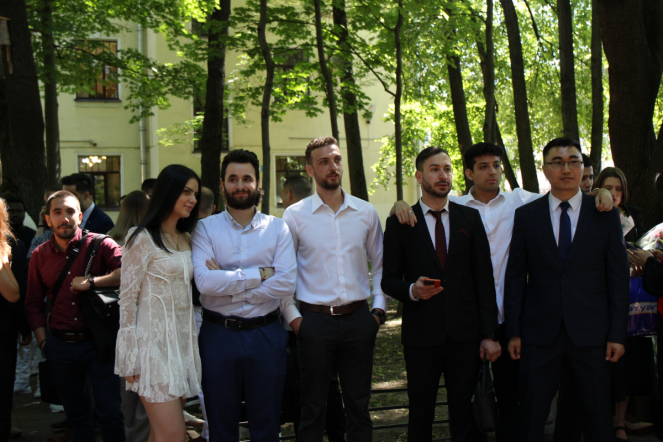 Иностранным выпускникам Педиатрического университета вручили дипломы о высшем образовании 6