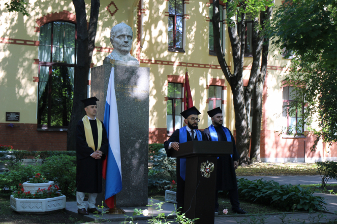 Иностранным выпускникам Педиатрического университета вручили дипломы о высшем образовании 19