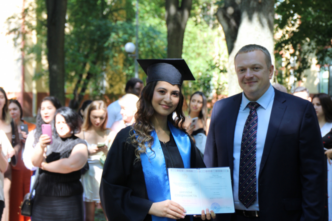 Иностранным выпускникам Педиатрического университета вручили дипломы о высшем образовании 50