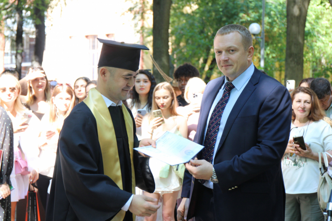 Иностранным выпускникам Педиатрического университета вручили дипломы о высшем образовании 58