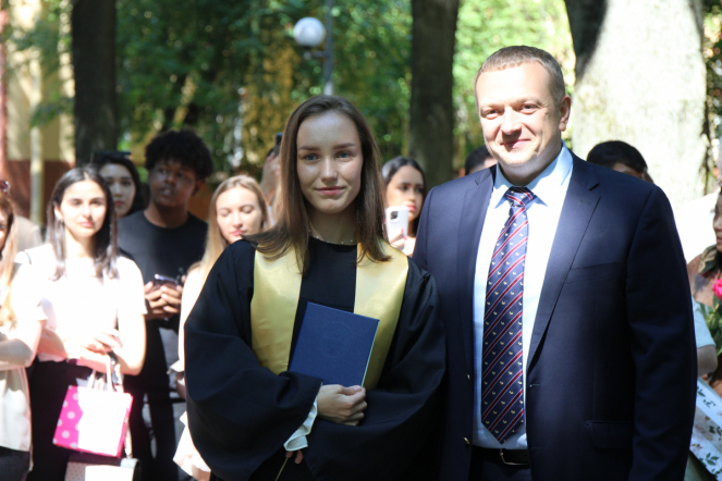 Иностранным выпускникам Педиатрического университета вручили дипломы о высшем образовании 63