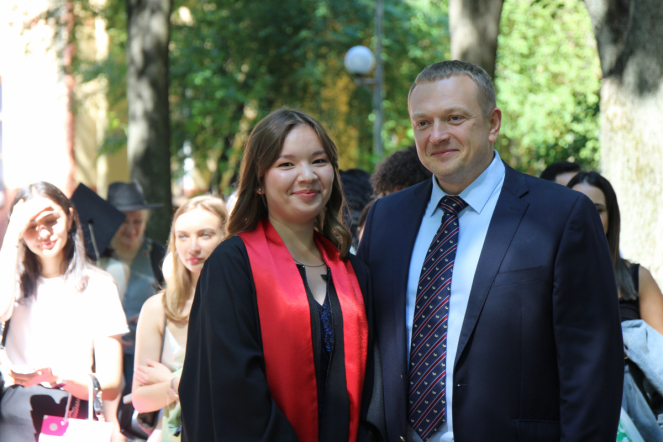 Иностранным выпускникам Педиатрического университета вручили дипломы о высшем образовании 83