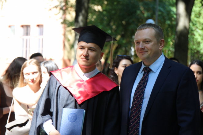 Иностранным выпускникам Педиатрического университета вручили дипломы о высшем образовании 93