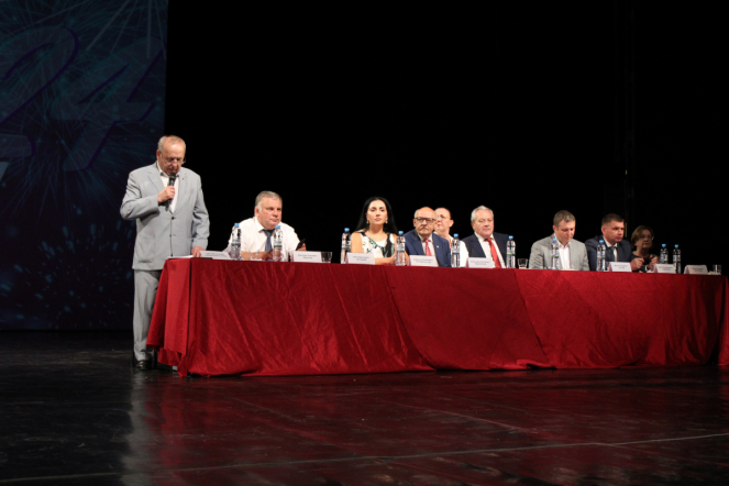 В Педиатрическом университете вручили дипломы выпускникам 12