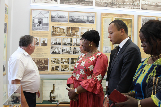 Министр образования Республики Конго посетила Педиатрический университет 2
