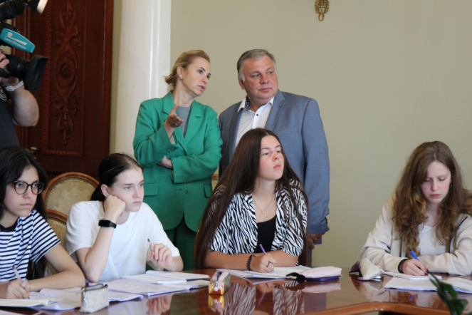 Педиатрический университет подписал соглашение о сотрудничестве с Горчаковским лицеем МГИМО и Академией талантов 6