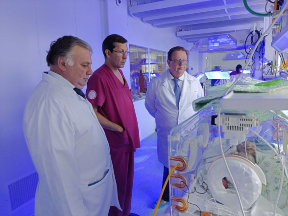 Главный неонатолог Минздрава России Дмитрий Иванов отметил успехи коллег из Челябинской области в снижении младенческой смертности 7