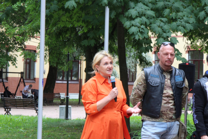 Мотопробег в честь медиков финишировал в Педиатрическом университете 14