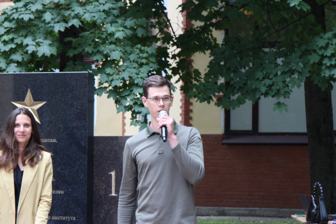 Мотопробег в честь медиков финишировал в Педиатрическом университете 17