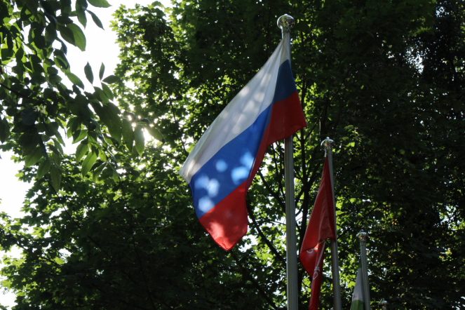 В День флага России в Педиатрическом университете прошёл торжественный митинг