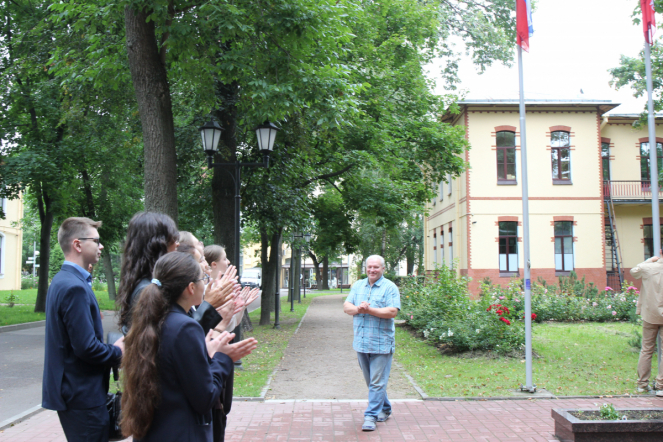 В День флага России в Педиатрическом университете прошёл торжественный митинг 5