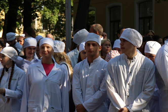 В Педиатрическом университете состоялась торжественная церемония посвящения в студенты 4