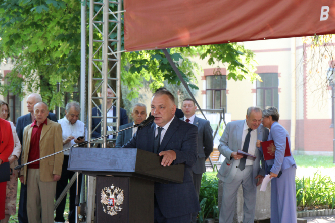 В Педиатрическом университете состоялась торжественная церемония посвящения в студенты 15
