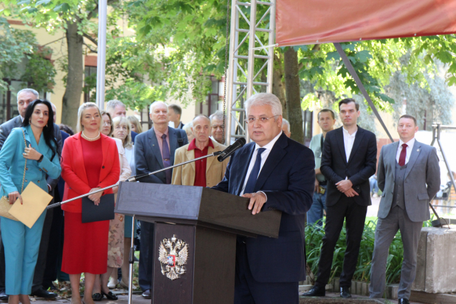 В Педиатрическом университете состоялась торжественная церемония посвящения в студенты 25