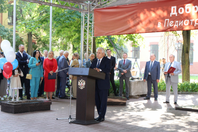 В Педиатрическом университете состоялась торжественная церемония посвящения в студенты 29