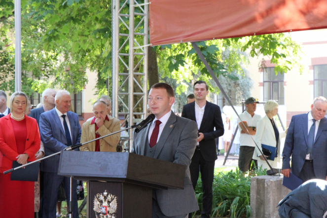 В Педиатрическом университете состоялась торжественная церемония посвящения в студенты 30