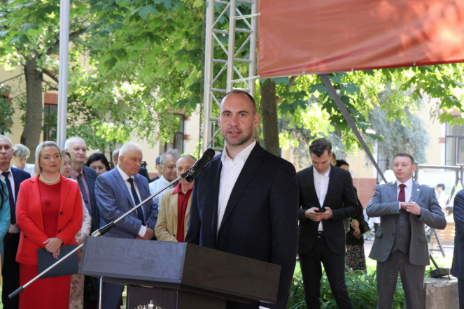 В Педиатрическом университете состоялась торжественная церемония посвящения в студенты 34