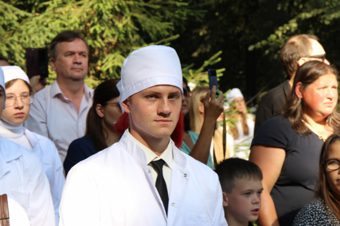 В Педиатрическом университете состоялась торжественная церемония посвящения в студенты 42