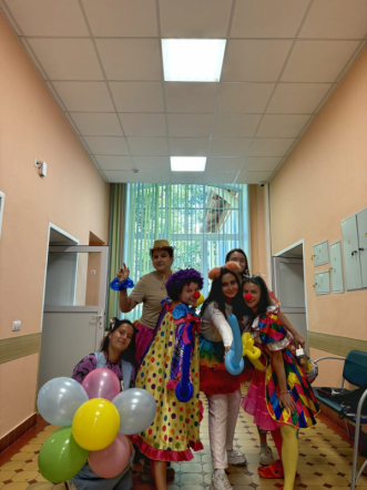 Пациентов клиники Педиатрического университета поздравили с Днём знаний 2