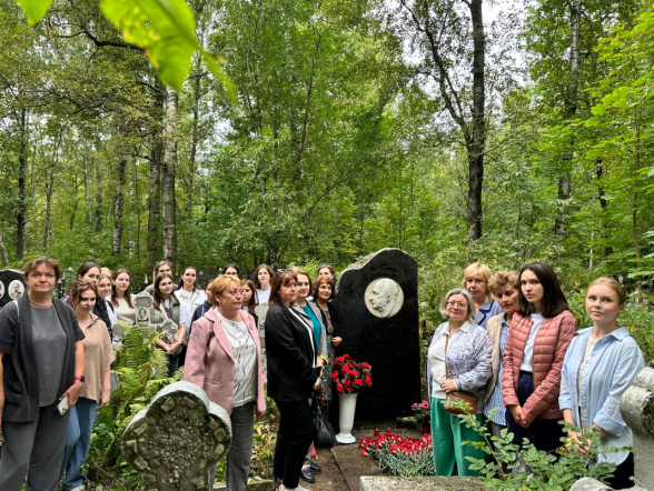 Преподаватели и студенты Педиатрического университета почтили память академика Тура 1