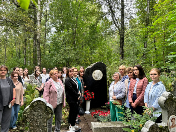 Преподаватели и студенты Педиатрического университета почтили память академика Тура 2