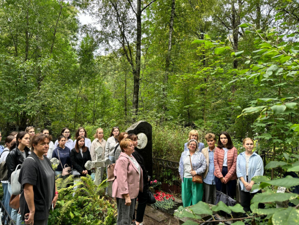 Преподаватели и студенты Педиатрического университета почтили память академика Тура 5