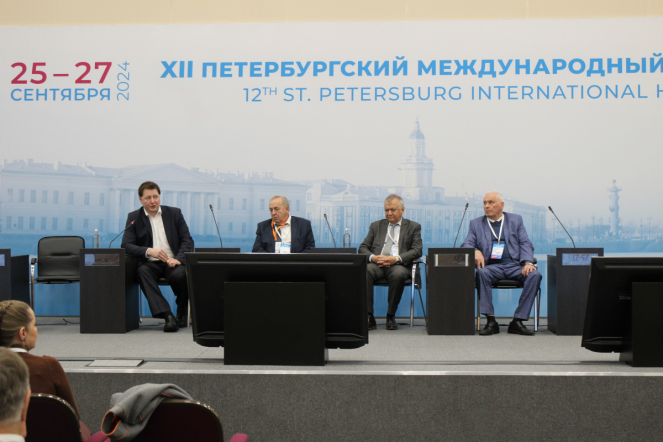 22 доклада представили специалисты Педиатрического университета на круглом столе в рамках XII международного Форума здоровья 76