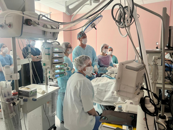 В Педиатрическом университете прооперировали новорождённую девочку с редким сочетанием патологий