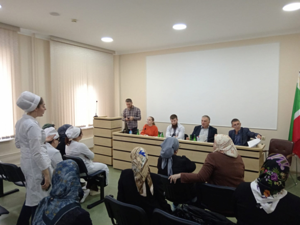 Ректор Педиатрического университета Дмитрий Иванов прибыл в Чеченскую Республику 1