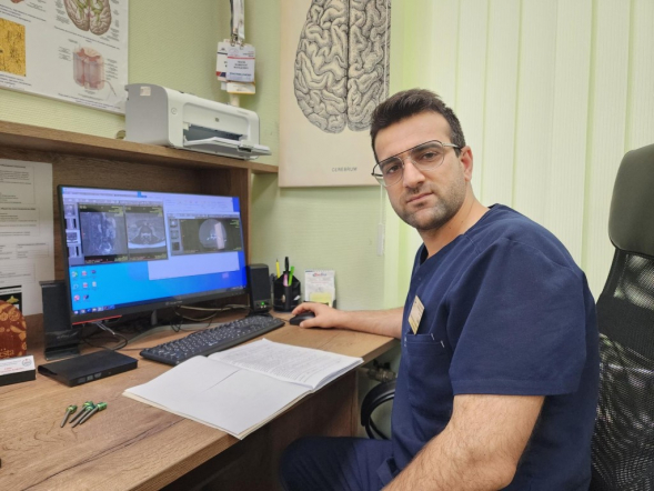 Выпускник ординатуры Педиатрического университета из Афганистана проводит сложные операции в Подольской больнице