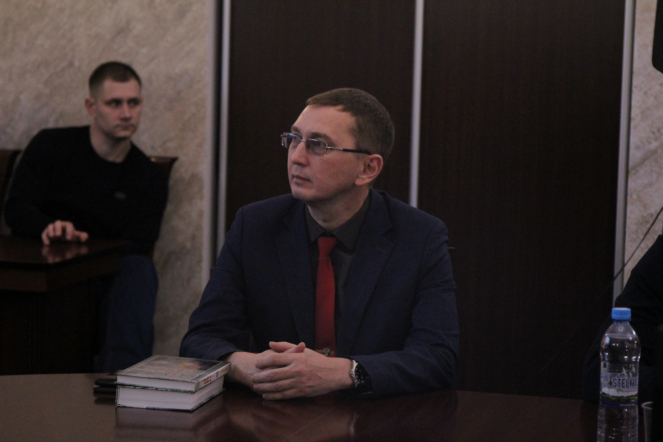 в Педиатрическом университете состоялась встреча с поэтом, автором книги «Сыновья уходят в вечность…» Романом Третьяковым и автором книг о боевых действиях в Чечне Раяном Фарукшиным. 1