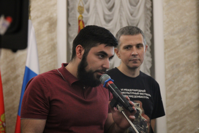 в Педиатрическом университете состоялась встреча с поэтом, автором книги «Сыновья уходят в вечность…» Романом Третьяковым и автором книг о боевых действиях в Чечне Раяном Фарукшиным. 12