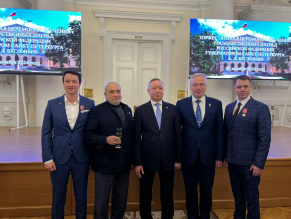 Губернатор Санкт-Петербурга вручил врачам Педиатрического университета государственные награды