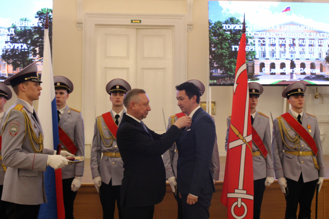 Губернатор Санкт-Петербурга вручил врачам Педиатрического университета государственные награды 6