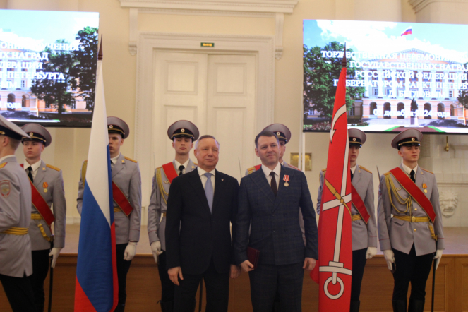 Губернатор Санкт-Петербурга вручил врачам Педиатрического университета государственные награды 8