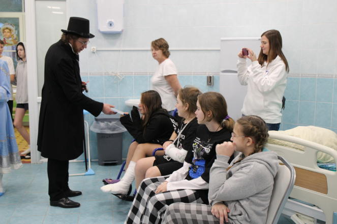 Пациентов клиники Педиатрического университета поздравили с Новым годом и Рождеством 4