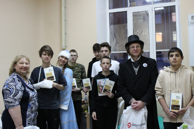 Пациентов клиники Педиатрического университета поздравили с Новым годом и Рождеством 10