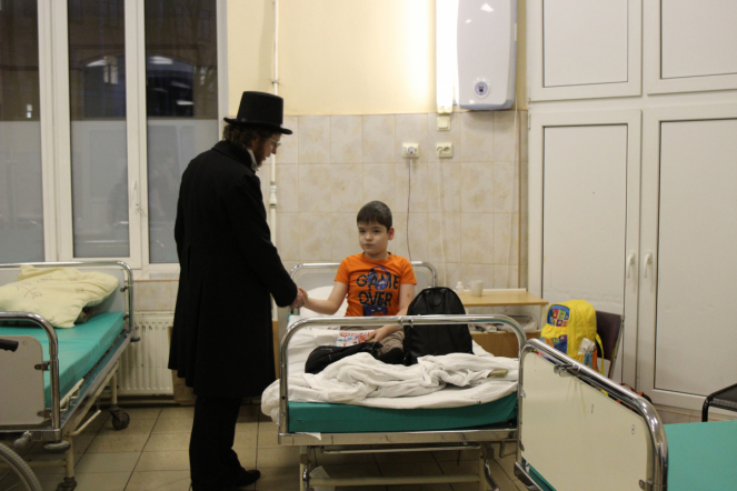 Пациентов клиники Педиатрического университета поздравили с Новым годом и Рождеством 11