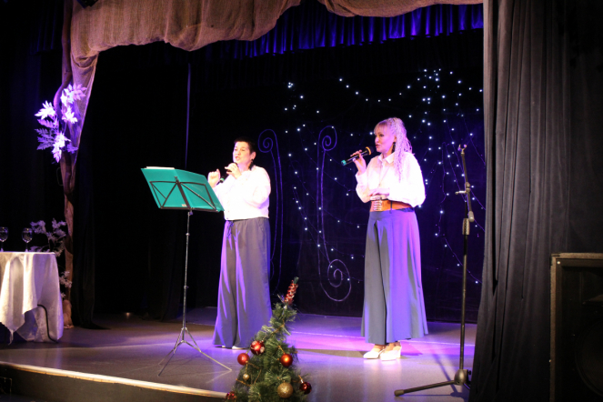 В студенческом клубе «Гиппократ» поздравили заслуженных сотрудников, которые проработали в Педиатрическом университете более 30 лет 11